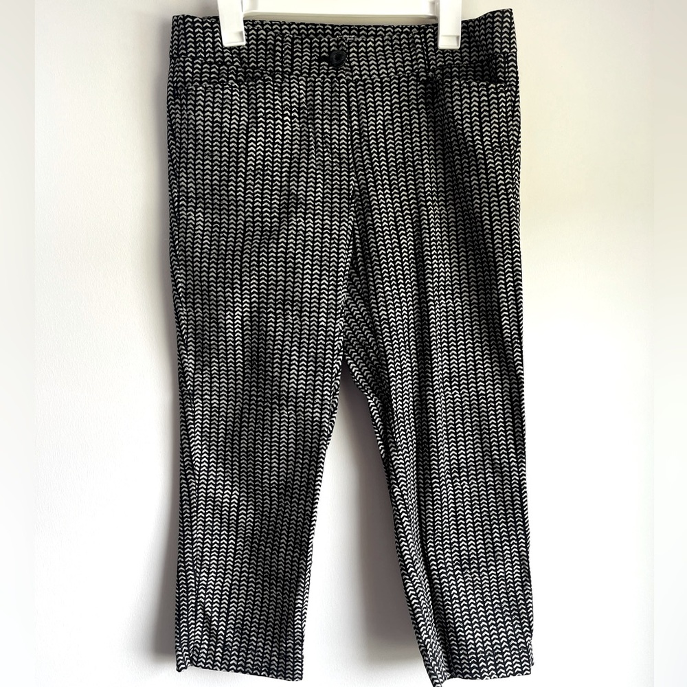 Patterned capris- Loft- size 6